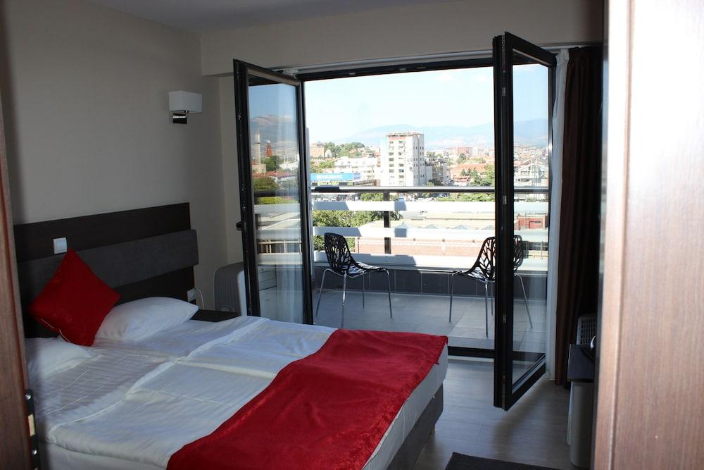 Opera House Hotel Skopje Exterior photo