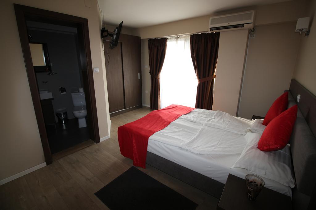 Opera House Hotel Skopje Exterior photo