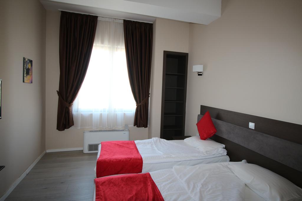 Opera House Hotel Skopje Exterior photo